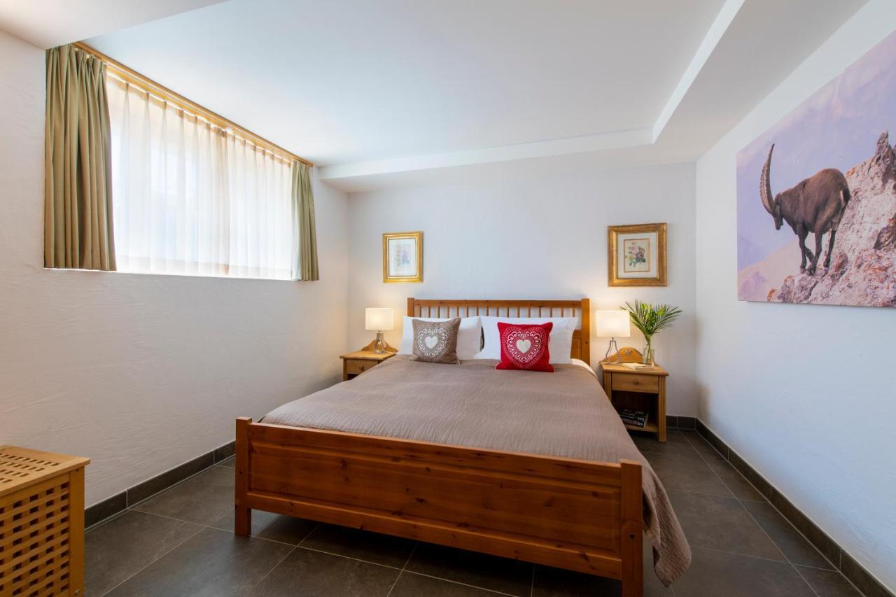 Balthazar Apt. 3 *